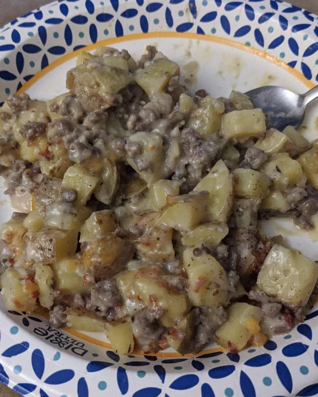 Slow Cooker Delight: Savory Hamburger Hash for Cozy Meals